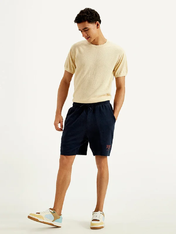 Men's Tapered Pants for a Slimming EffectMen's Navy Regular Fit Shorts