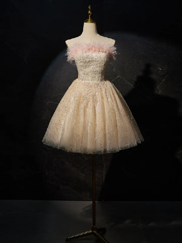 Button-Down DressStunning Strapless Beading Short Homecoming Dresses with Feathers